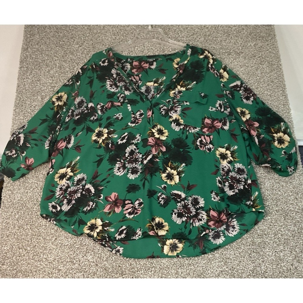 TORRID 2 Harper Blouse Shirt 2X Green Floral Roll Tab Sleeve‎ Pullover Pocket